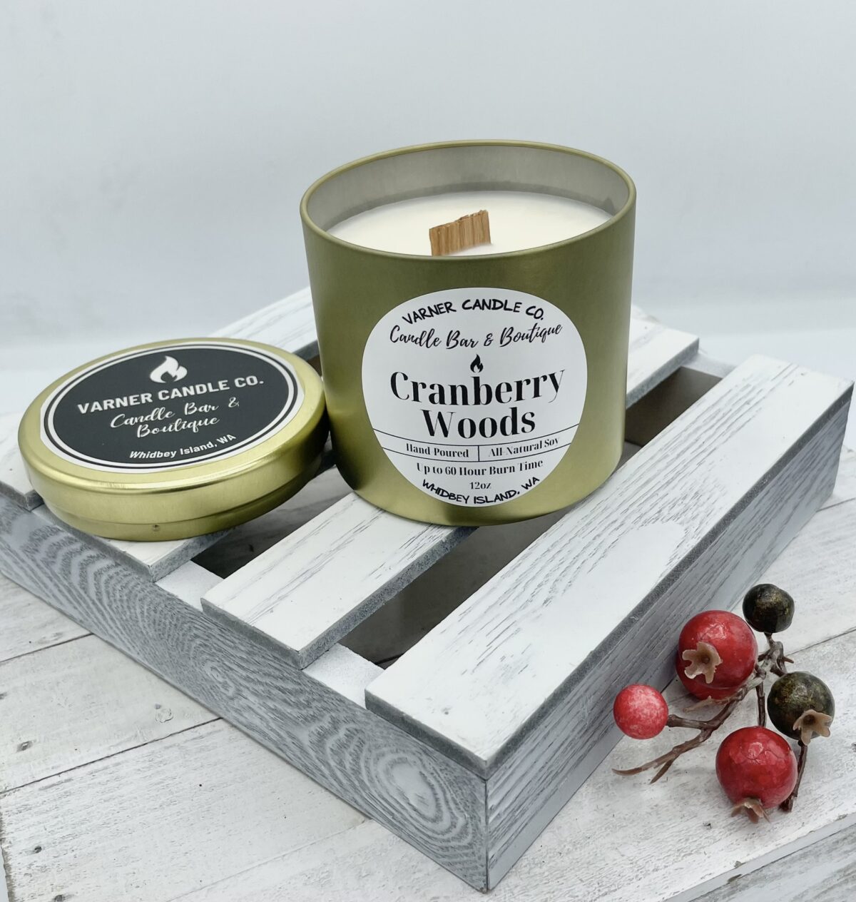 cranberry woods scented 12oz Candle with wooden wick in gold tin